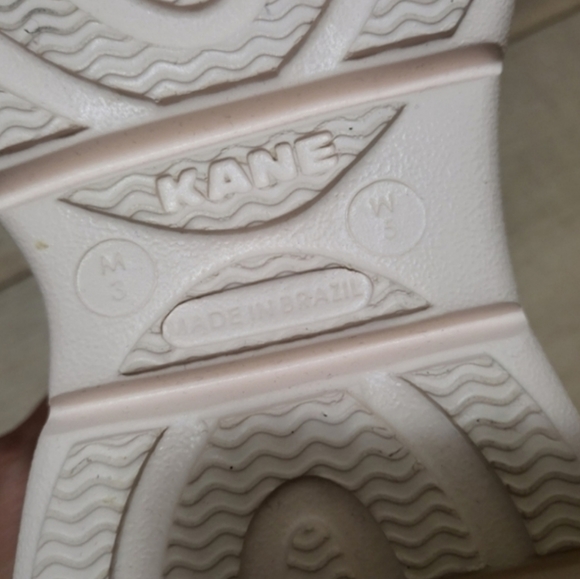 Kane - 2 pairs of Revive Shoes - 5 - Picture 4 of 4